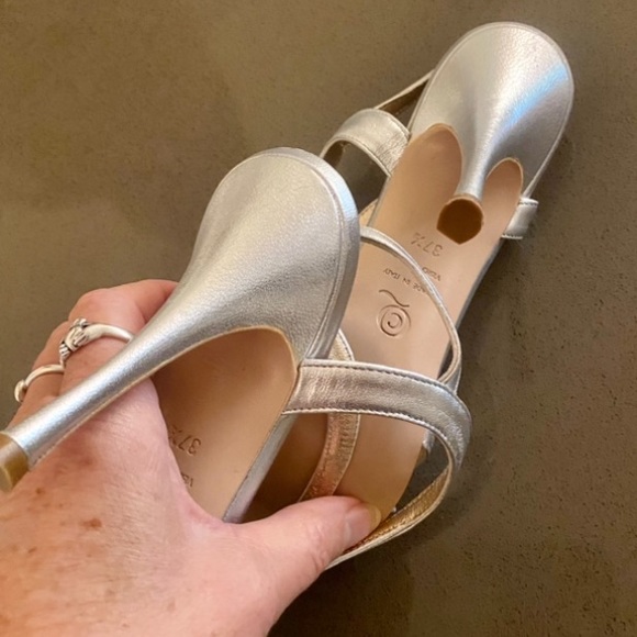 ALEXANDER MC QUEEN. Gorgeous Silver Strappy Heels , 37 1/2 . NEW CONDITION ❤️💕 - Picture 6 of 11